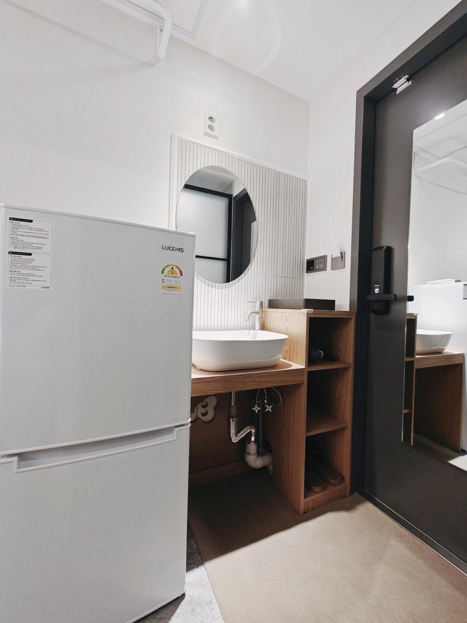 L Hostel Сеул Экстерьер фото