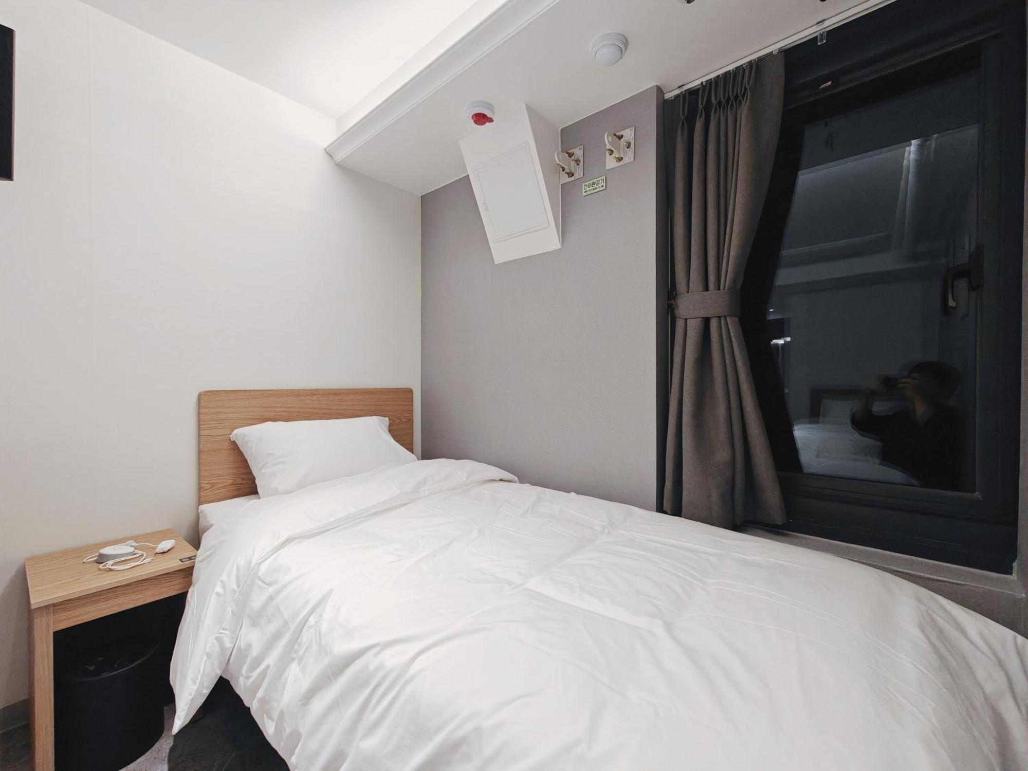 L Hostel Сеул Экстерьер фото