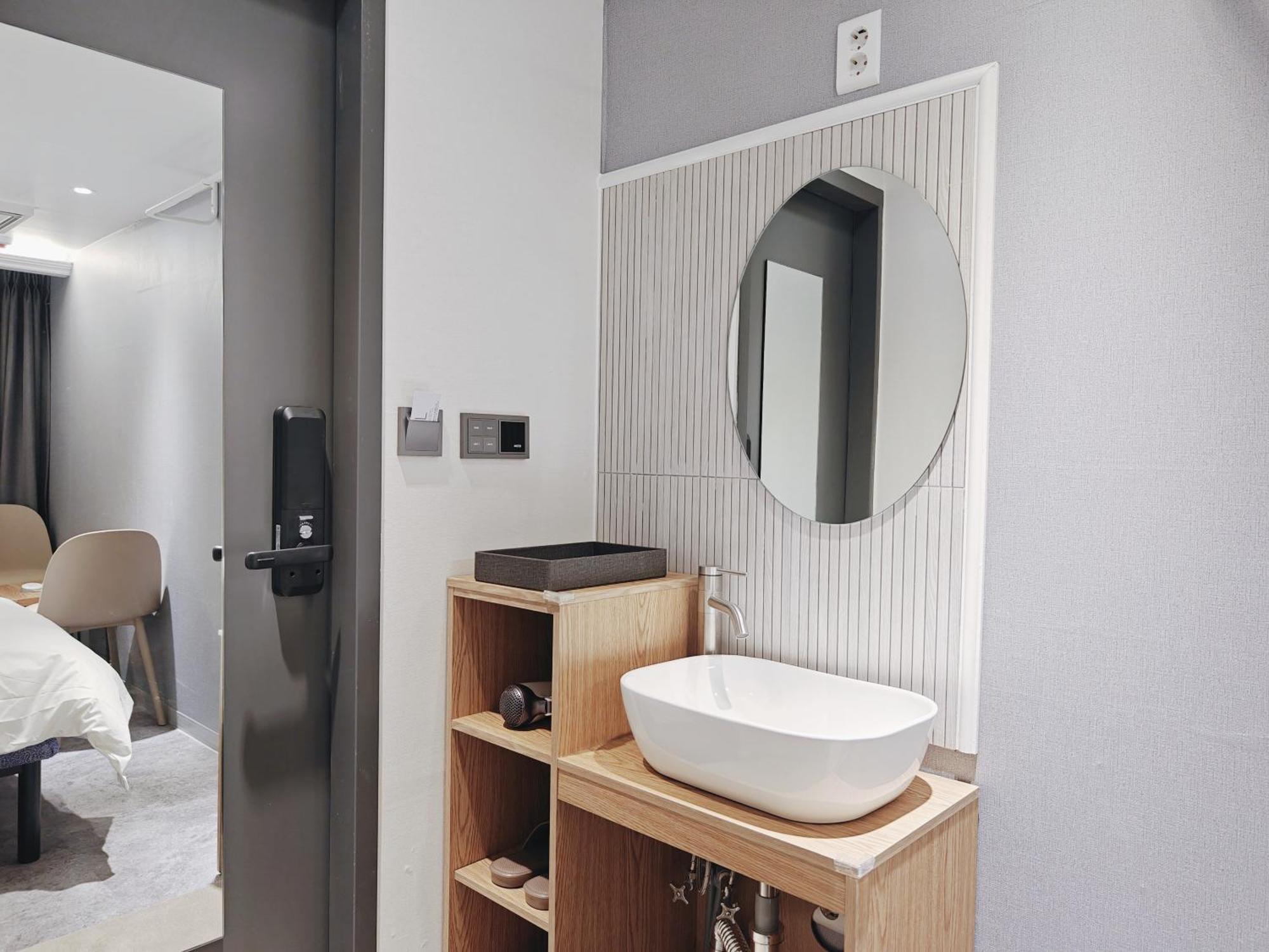 L Hostel Сеул Экстерьер фото